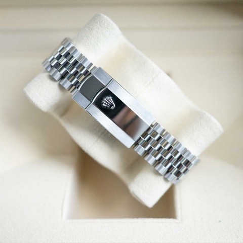 Rolex Datejust 41mm Blue Dial White Gold Bezel Jubilee Bracelet ｜ Full Set